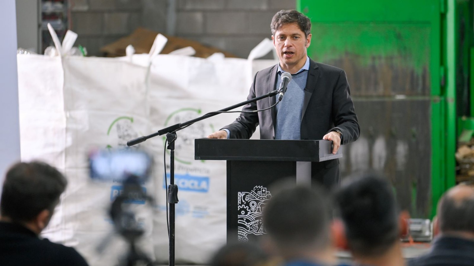 Kicillof firmó convenios para el saneamiento del Basural Municipal de Tres Lomas